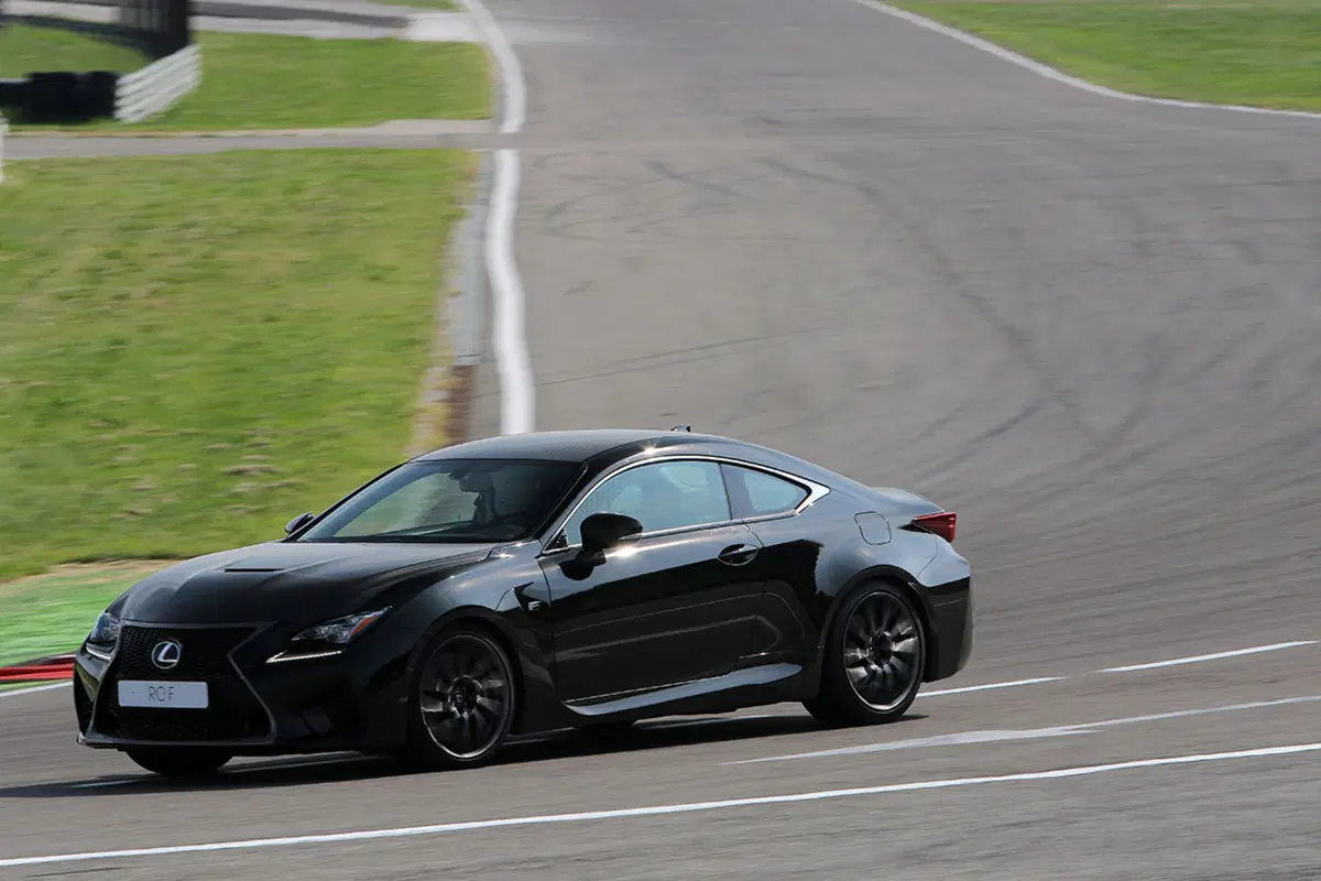 Lexus RC F 2017: sportività premium alla giapponese [Video Primo Test] (11)