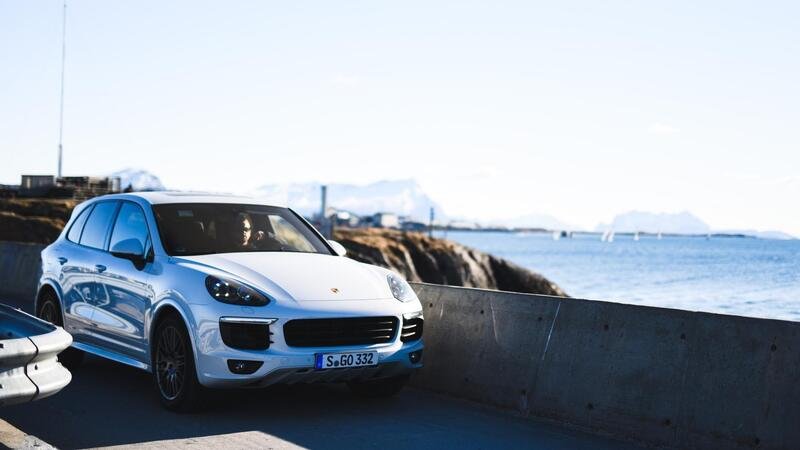 In Svizzera si fermano le immatricolazioni Porsche Cayenne diesel