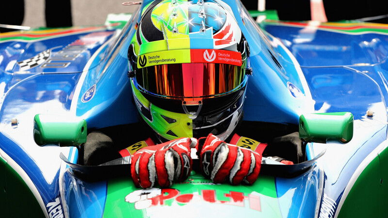 F1, Mick Schumacher a Spa sulla Benetton B194 di pap&agrave; Michael