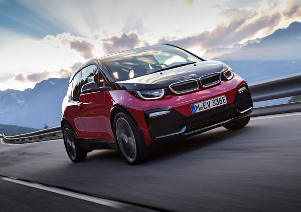 BMW i3 restyling, il debutto al Salone di Francoforte 2017