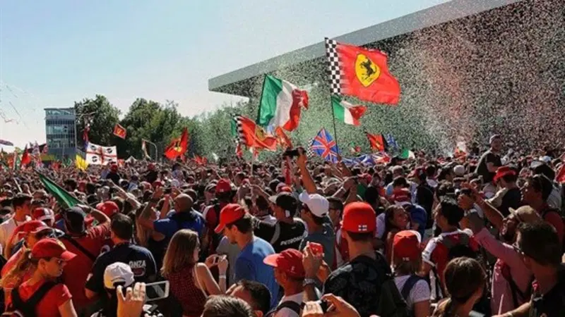 F1, a Monza va in scena l'amore senza tempo per la Ferrari