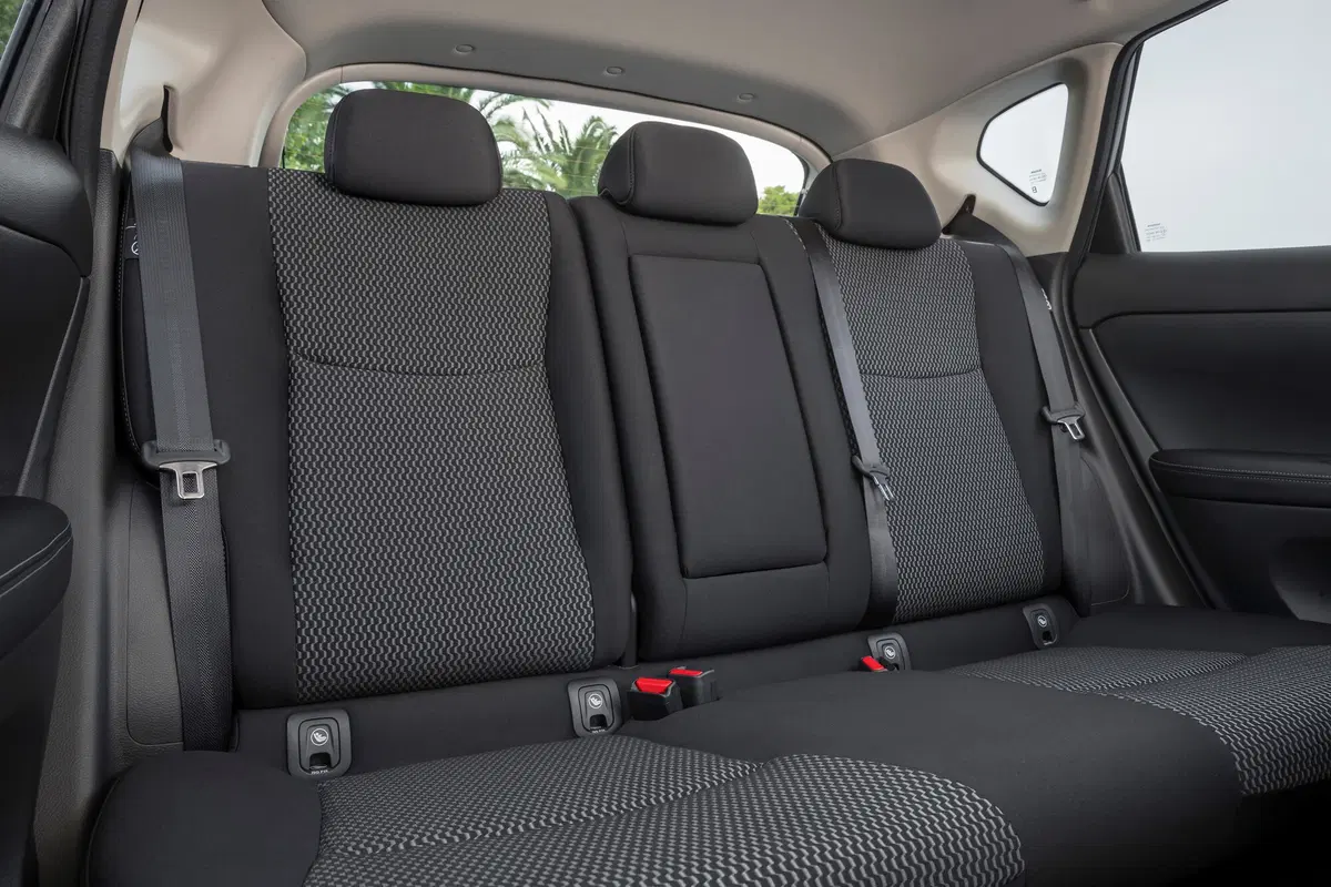 Nissan, ecco la Pulsar Black Edition  (2)