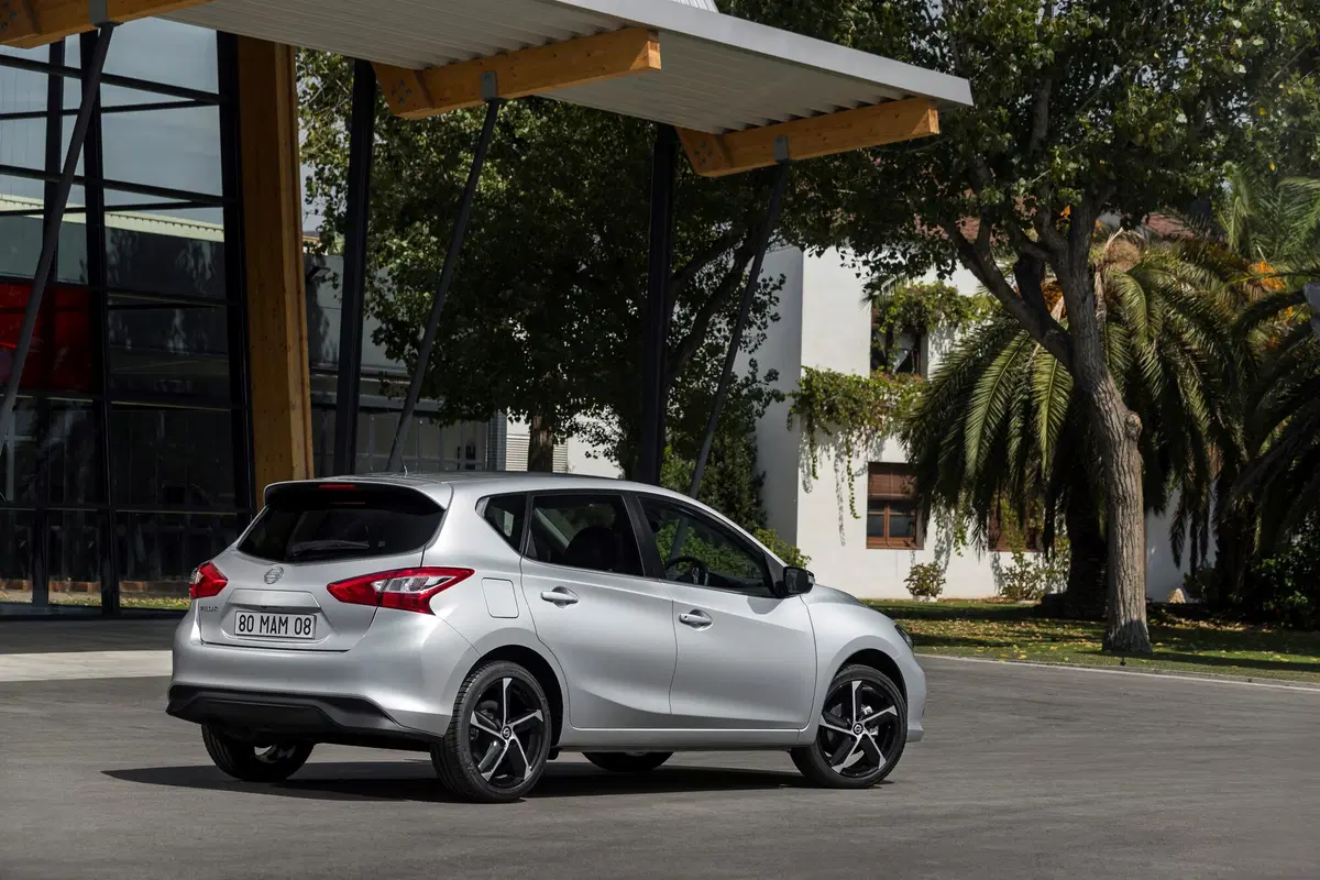 Nissan, ecco la Pulsar Black Edition  (5)