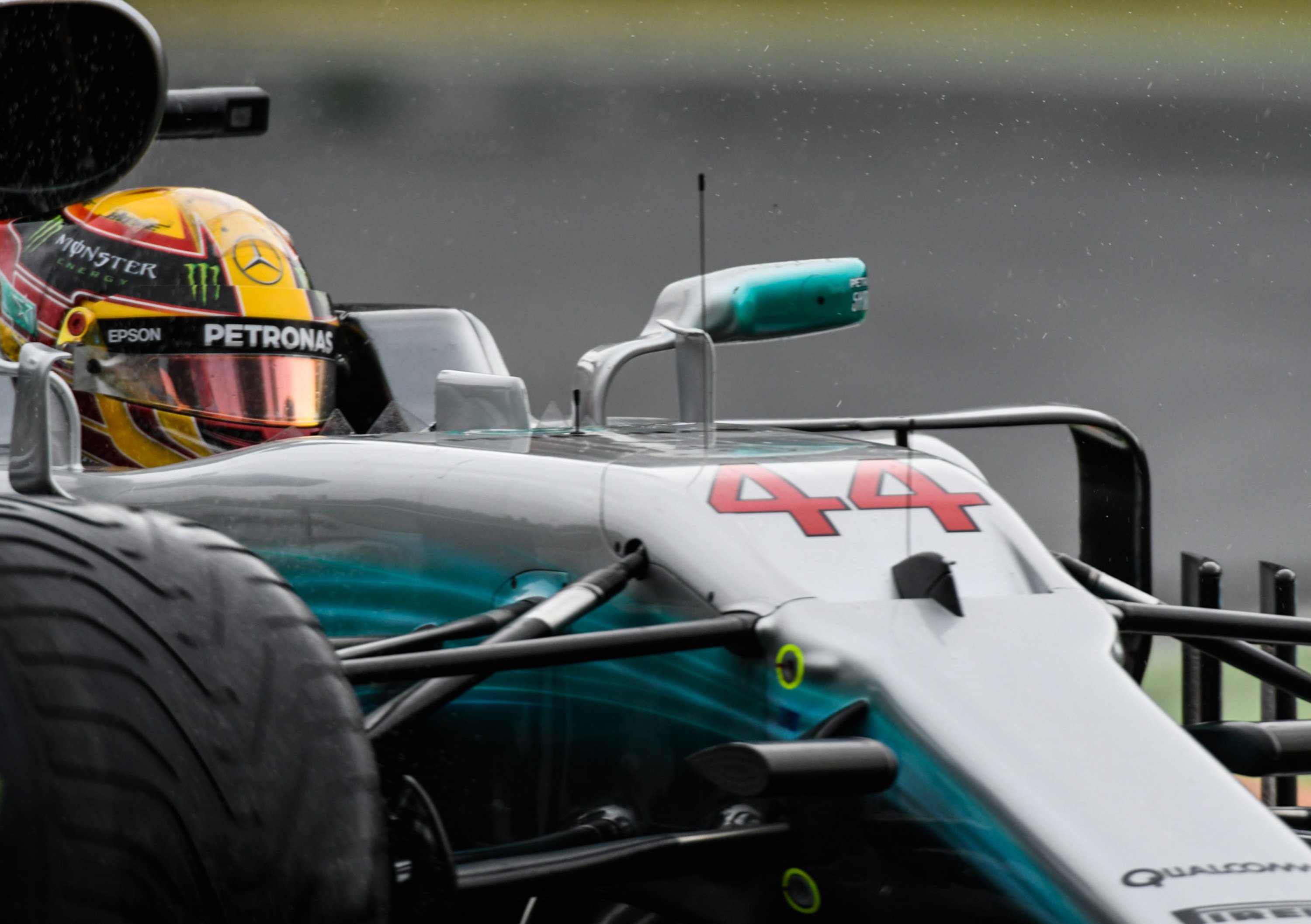 F1, GP Italia 2017, Hamilton: &laquo;Il motore della Mercedes? Molto meglio della Ferrari&raquo;