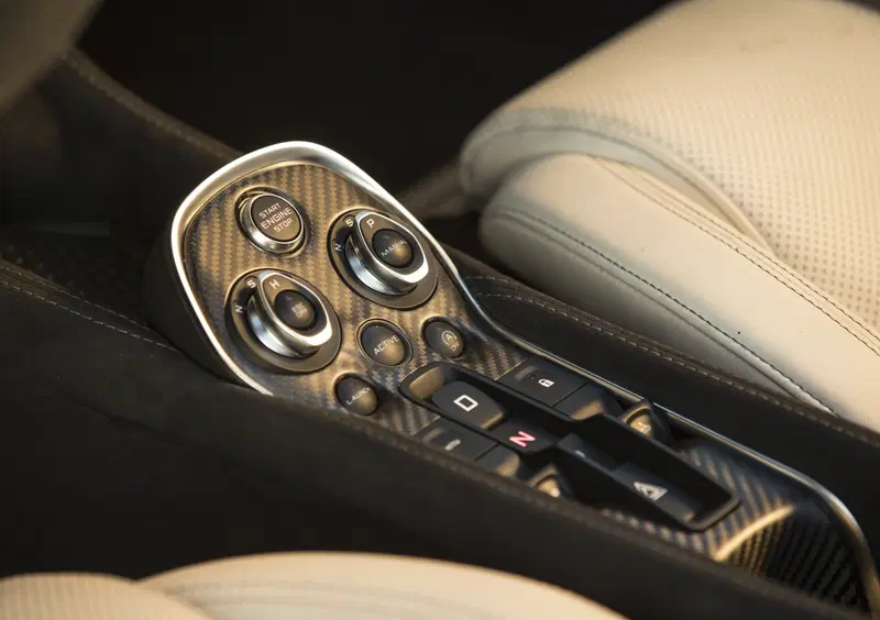 McLaren 570S Cabrio (2017-22) (12)