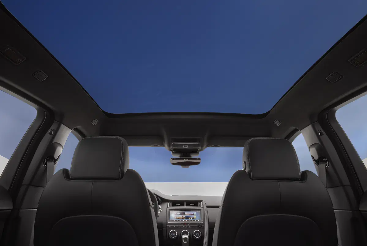 Jaguar E-Pace 2.0D 180 CV AWD R-Dynamic S (18)