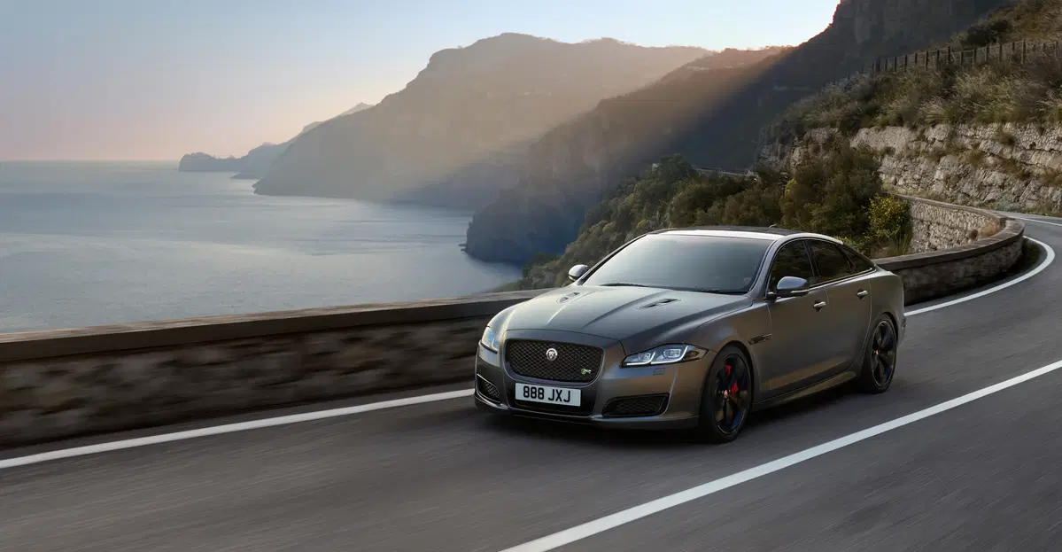 Jaguar XJR575 (2017-18) (3)