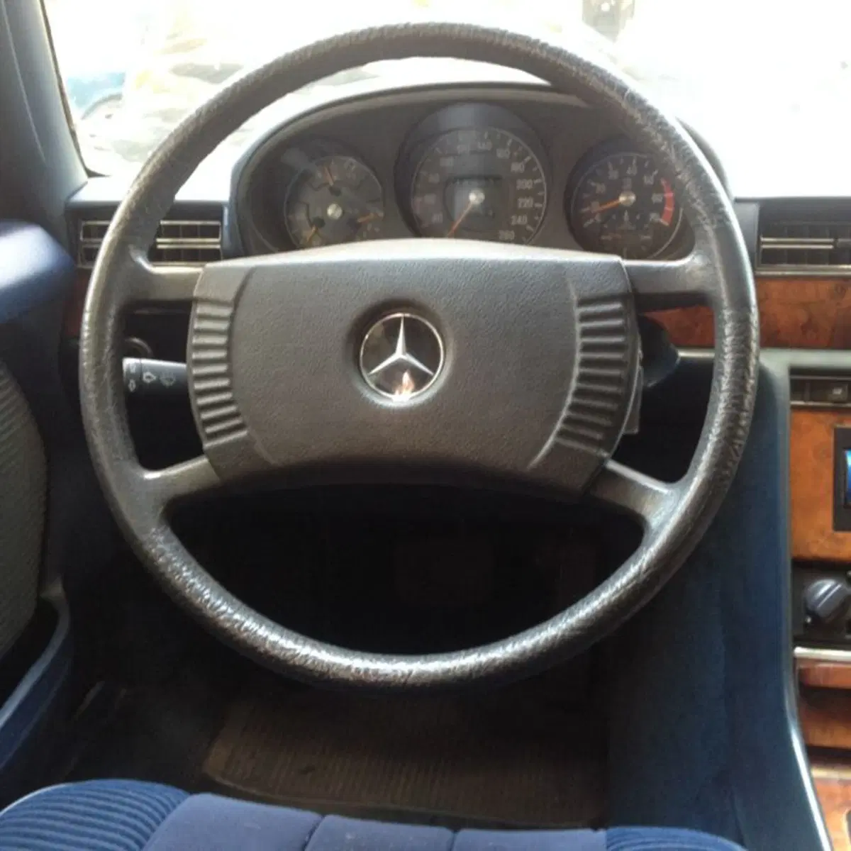 Mercedes-Benz 450 SEL, all'asta quella del Re di Spagna (18)