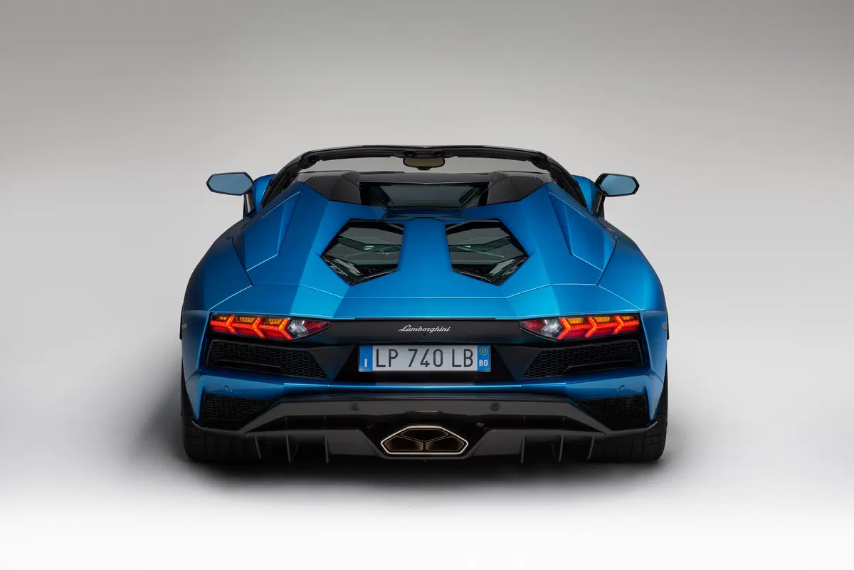 Lamborghini Aventador S Roadster, debutto a Francoforte (9)