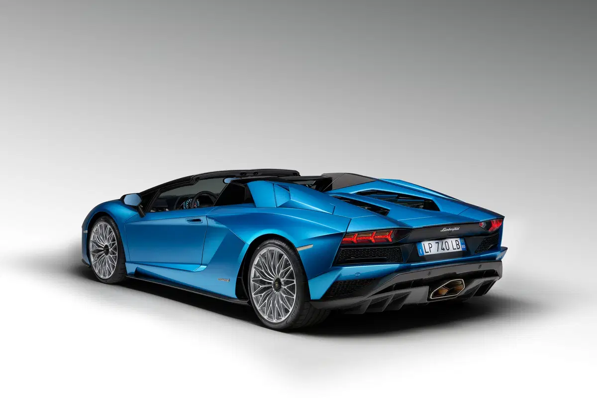 Lamborghini Aventador S Roadster, debutto a Francoforte (11)