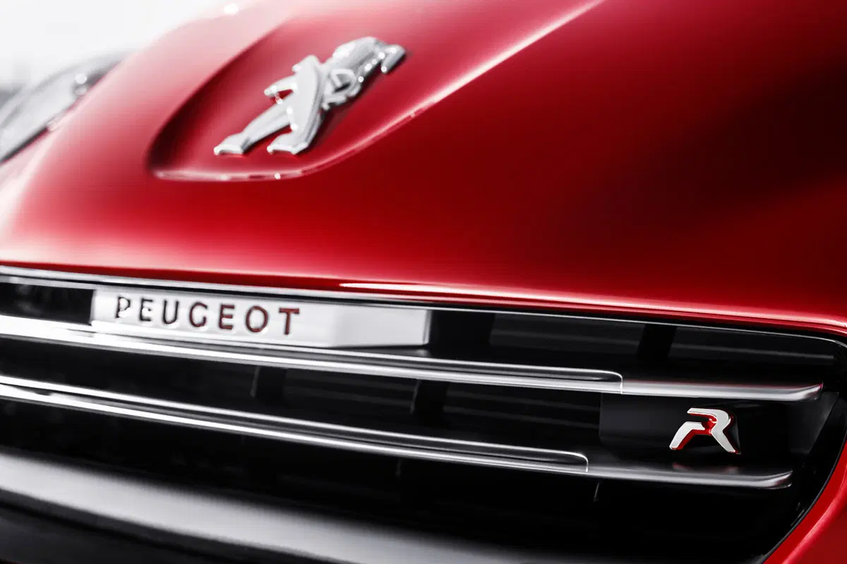 Quale Peugeot, Confronto: 308 GTi by PS Vs RCZ R (6)