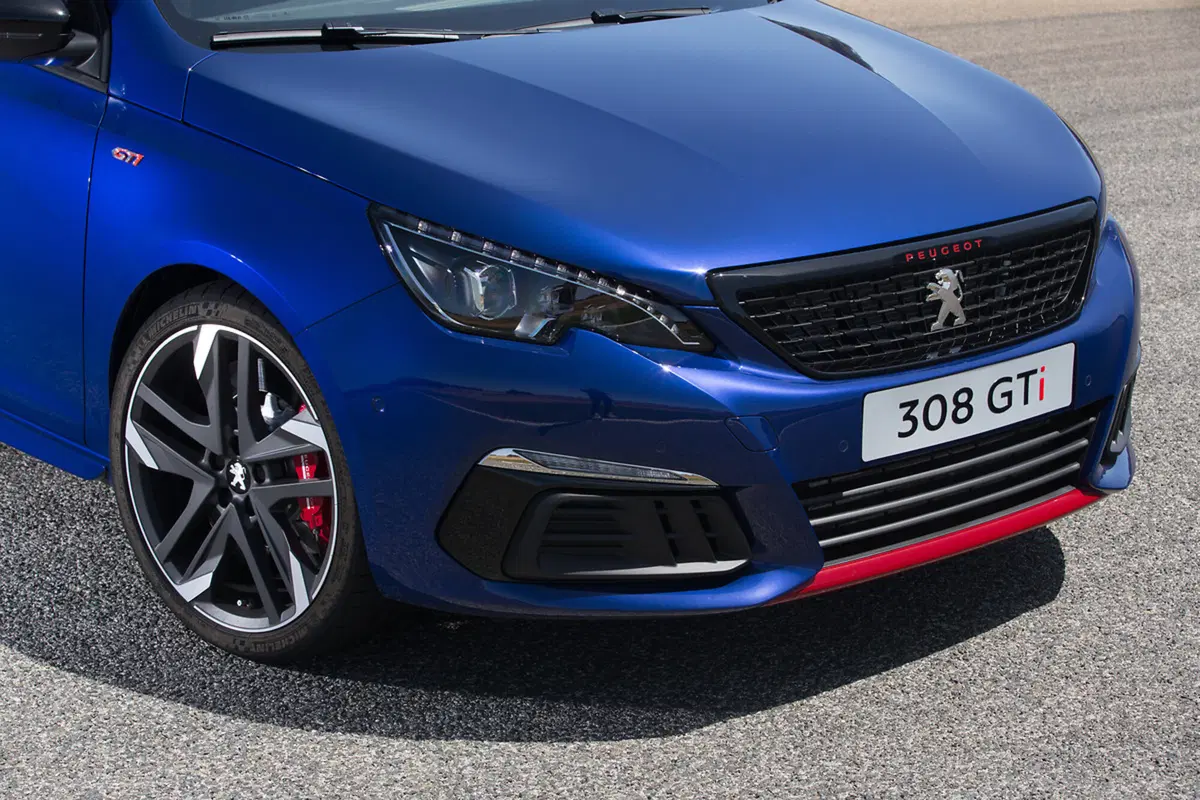 Quale Peugeot, Confronto: 308 GTi by PS Vs RCZ R (7)