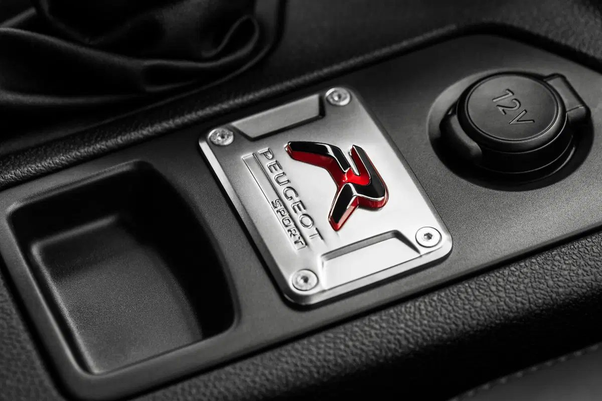 Quale Peugeot, Confronto: 308 GTi by PS Vs RCZ R (17)