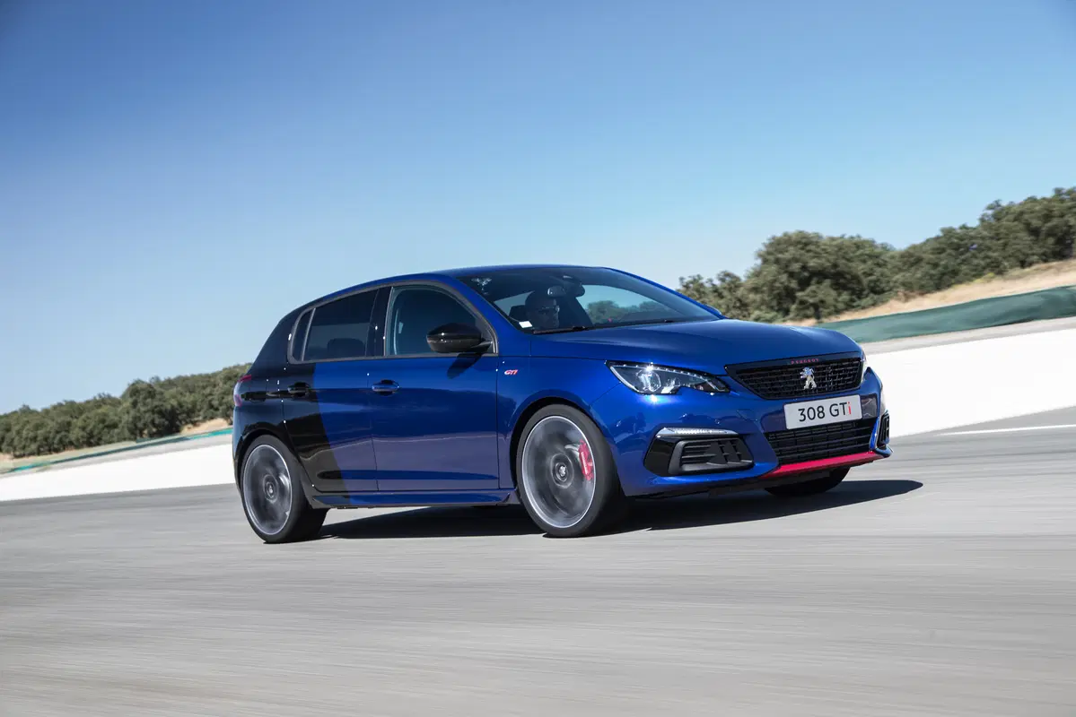 Quale Peugeot, Confronto: 308 GTi by PS Vs RCZ R (10)