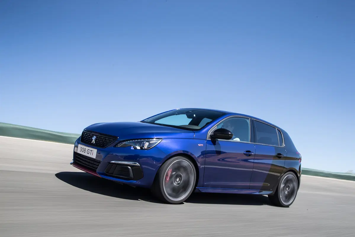 Quale Peugeot, Confronto: 308 GTi by PS Vs RCZ R (11)