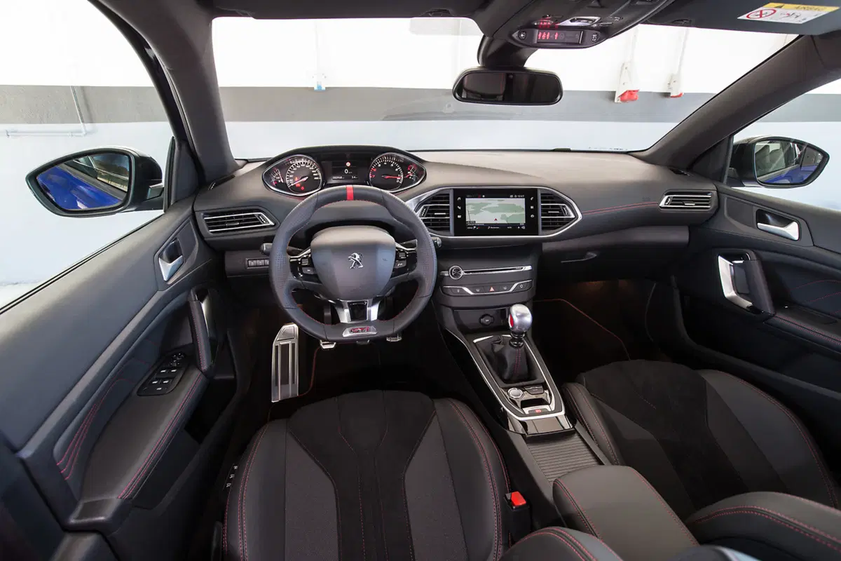 Quale Peugeot, Confronto: 308 GTi by PS Vs RCZ R (4)