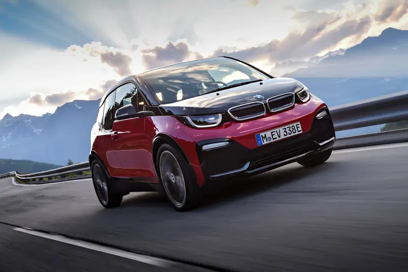 BMW ha uno stand dei maggiori senza dimenticare l'importanza di una elettrica come la rinnovata i3