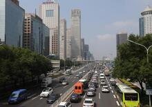 Cina: il Governo valuta il divieto per diesel e benzina