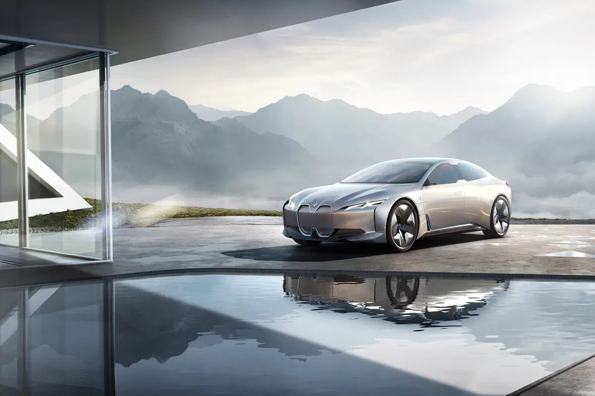 BMW i Vision Dynamics al Salone di Francoforte 2017 (11)