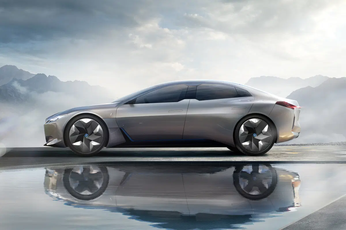 BMW i Vision Dynamics al Salone di Francoforte 2017 (12)