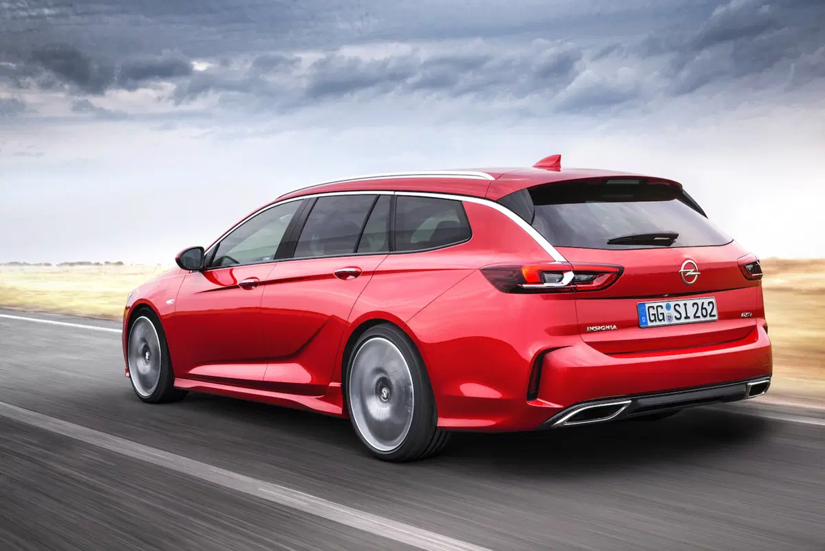 Opel Insignia GSi Sports Tourer: prestazioni in formato wagon (10)