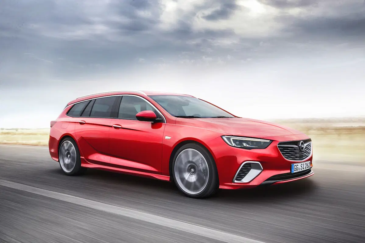 Opel Insignia GSi Sports Tourer: prestazioni in formato wagon (12)