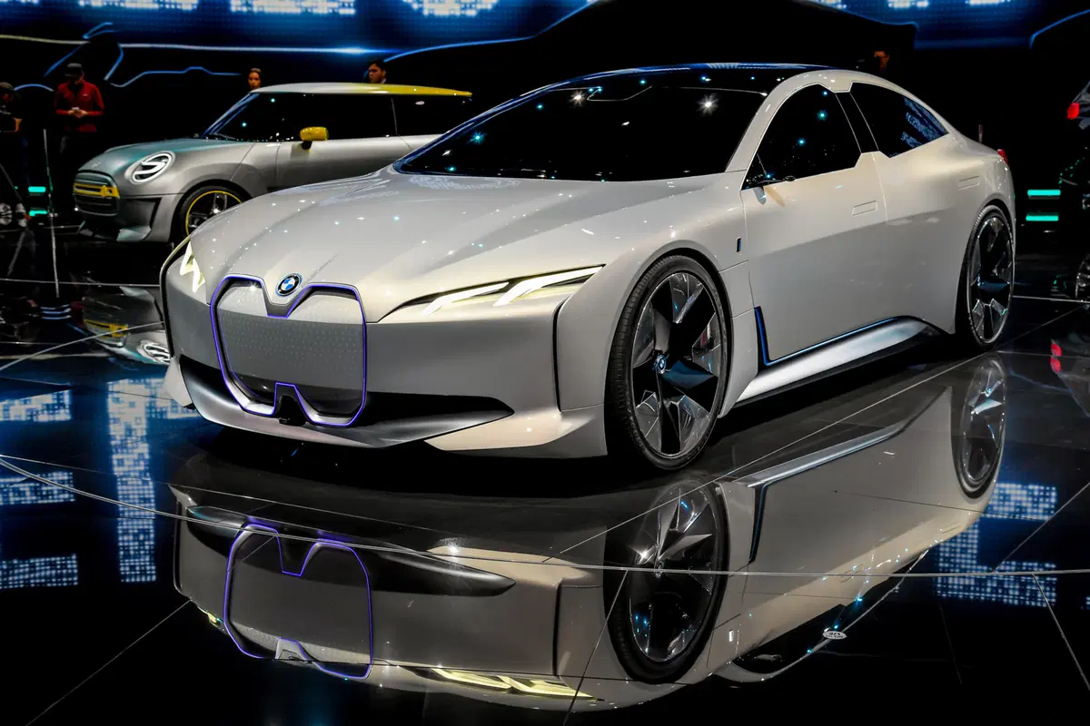 BMW i Vision Dynamics al Salone di Francoforte 2017