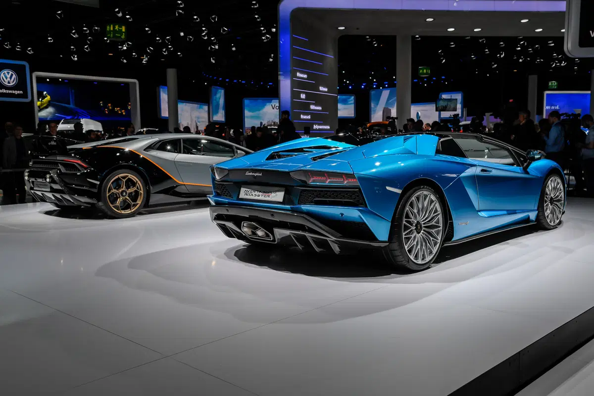 Lamborghini Aventador S Roadster, debutto a Francoforte (5)