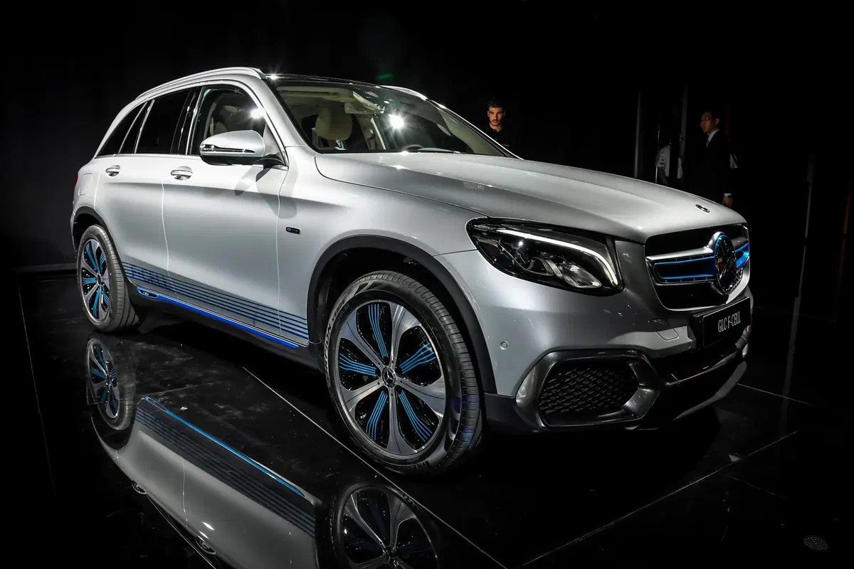 Mercedes GLC F-Cell, boccata di idrogeno a Francoforte  (2)