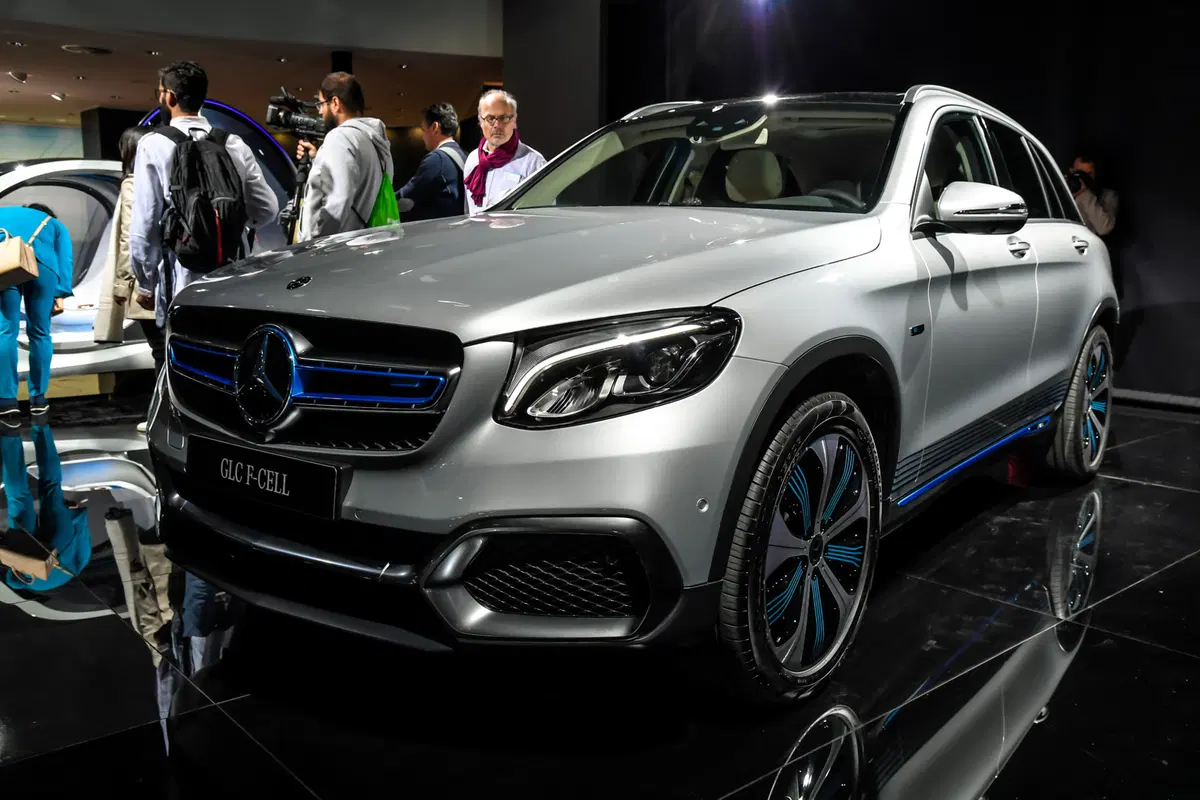 Mercedes GLC F-Cell, boccata di idrogeno a Francoforte  (8)