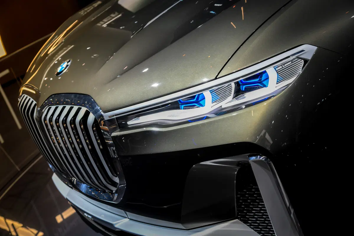 BMW Concept X7 iPerformance al Salone di Francoforte 2017 (11)