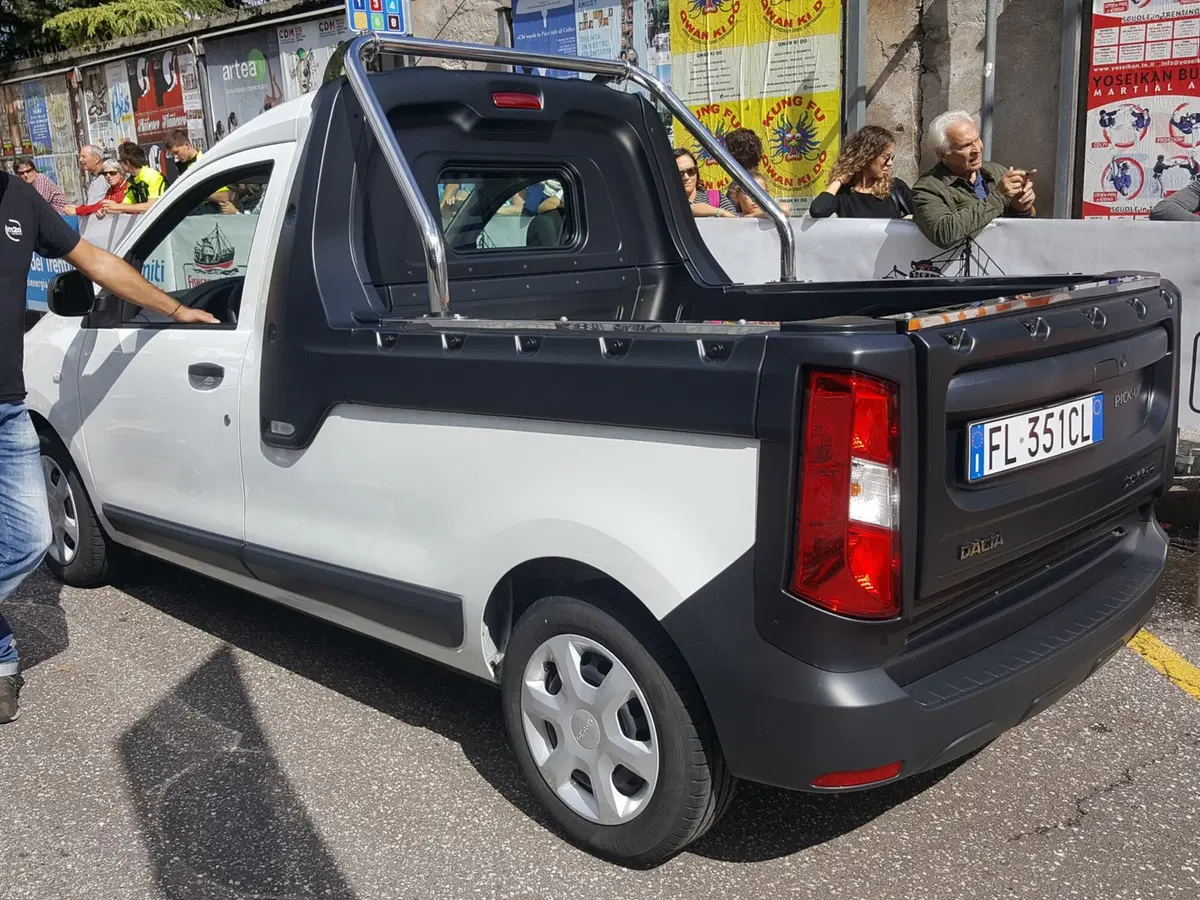 Nuovo Dacia Dokker Pick-Up: debutto alla Fisherman Strongmanrun (7)