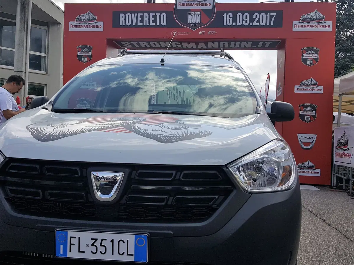 Nuovo Dacia Dokker Pick-Up: debutto alla Fisherman Strongmanrun (13)