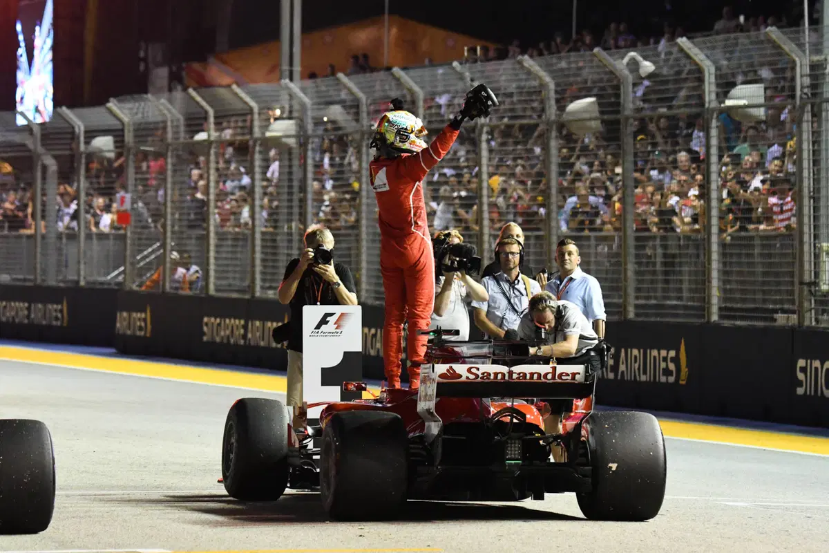 F1, GP Singapore 2017: pole per Vettel (20)