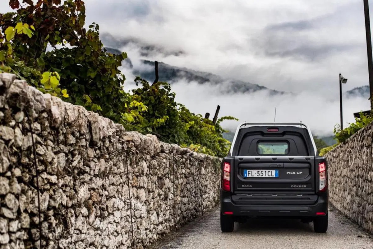 Nuovo Dacia Dokker Pick-Up: debutto alla Fisherman Strongmanrun (8)