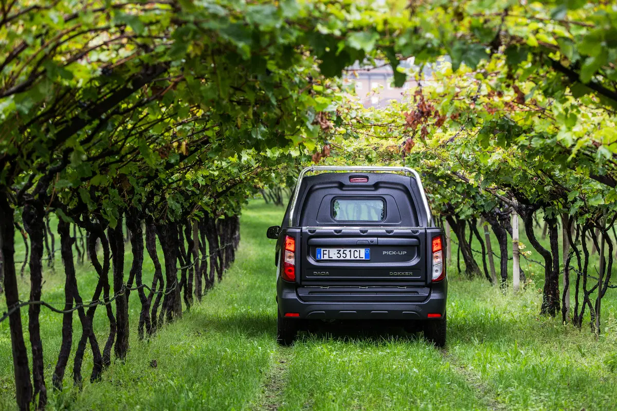 Nuovo Dacia Dokker Pick-Up: debutto alla Fisherman Strongmanrun (20)