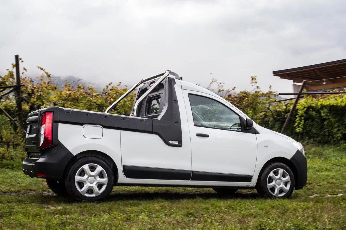 Nuovo Dacia Dokker Pick-Up: debutto alla Fisherman Strongmanrun (25)