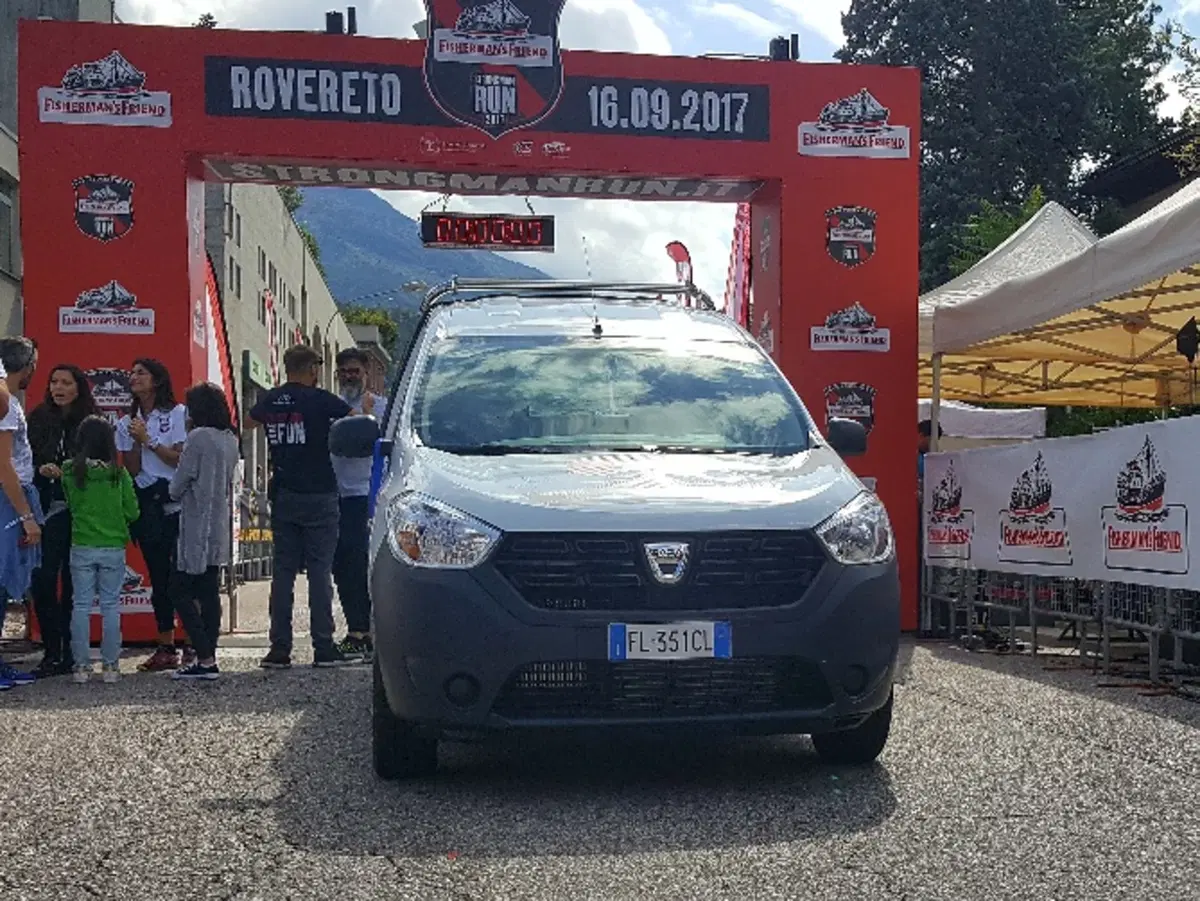 Nuovo Dacia Dokker Pick-Up: debutto alla StrongmanRun 