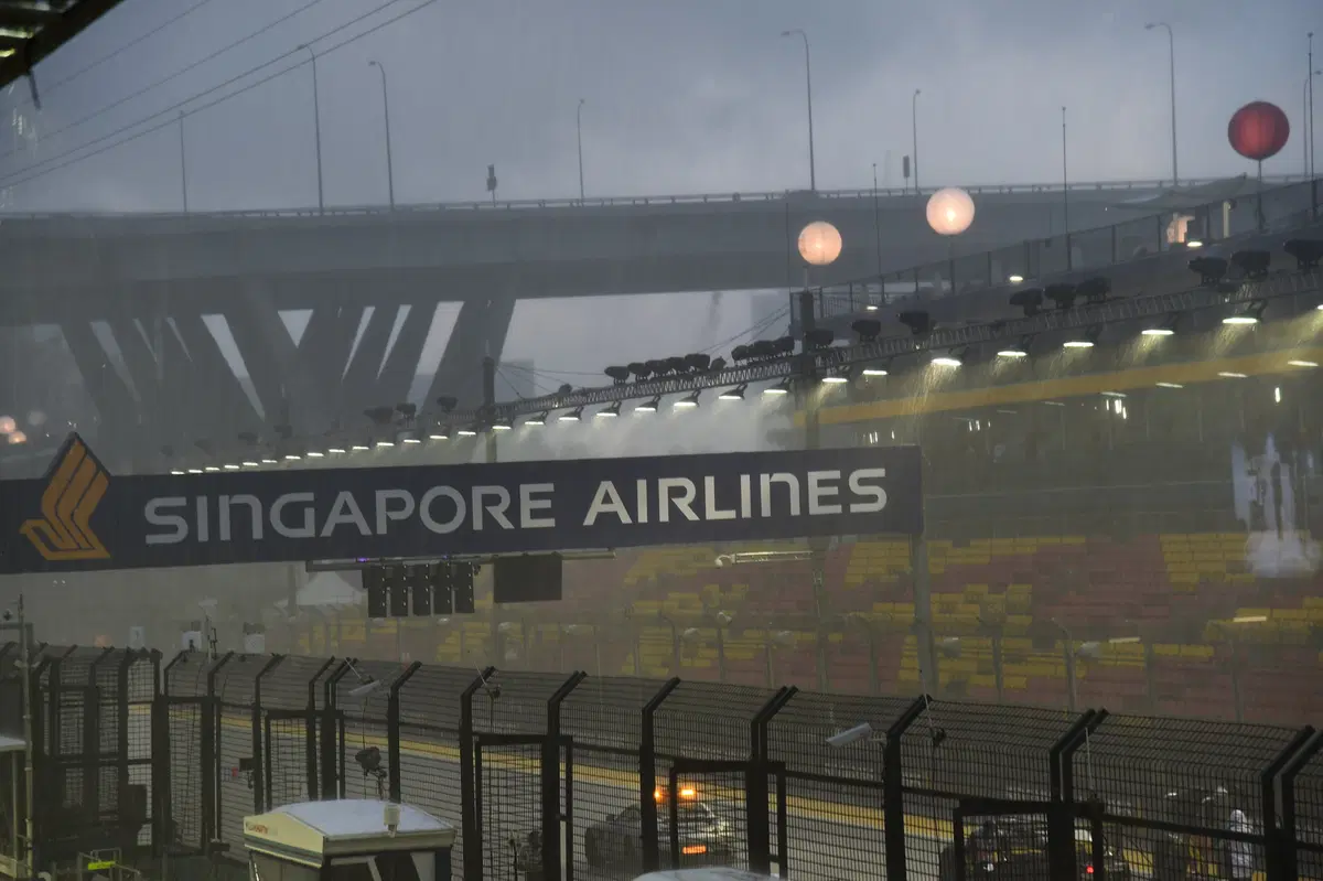F1, GP Singapore 2017: vince Hamilton (5)