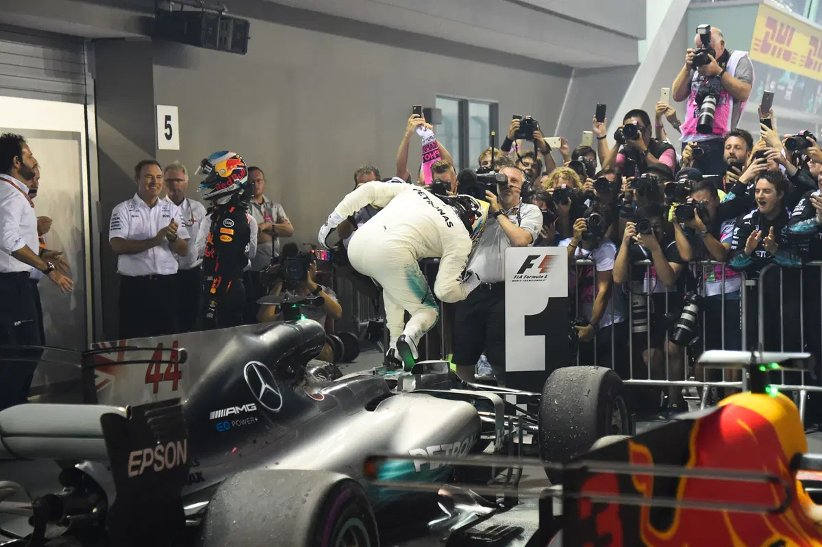 F1, GP Singapore 2017: vince Hamilton (22)