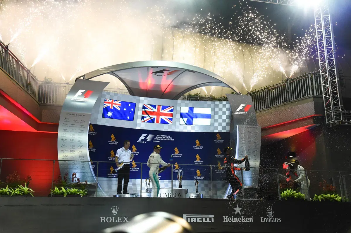 F1, GP Singapore 2017: vince Hamilton (30)