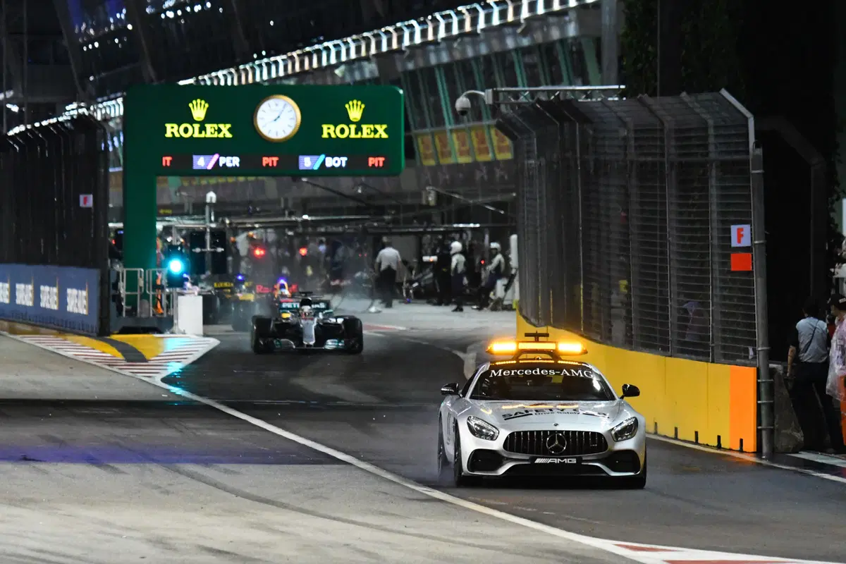 F1, GP Singapore 2017: vince Hamilton (51)