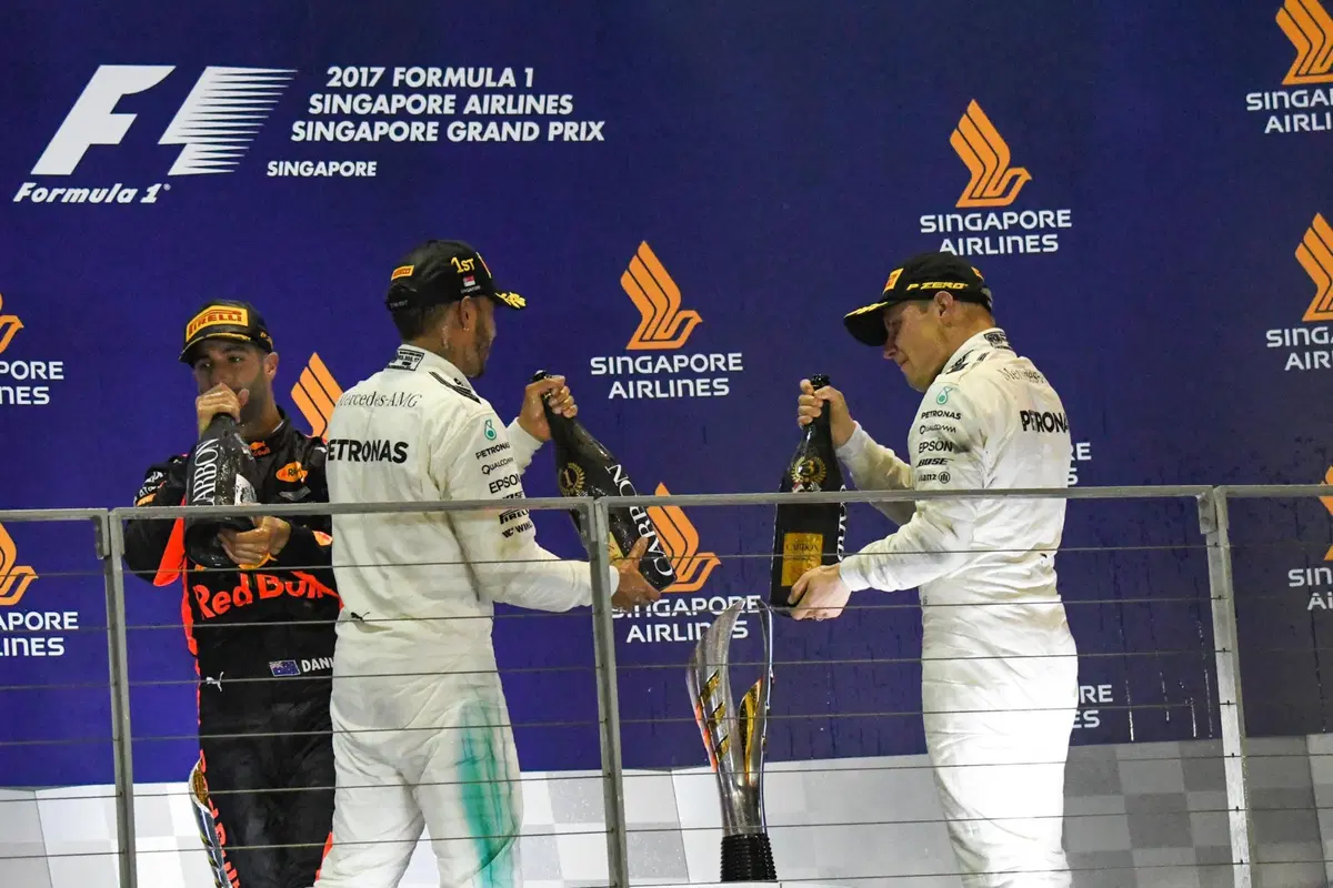 F1, GP Singapore 2017: vince Hamilton (61)