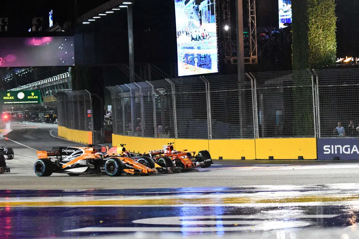 F1, GP Singapore 2017: vince Hamilton (44)