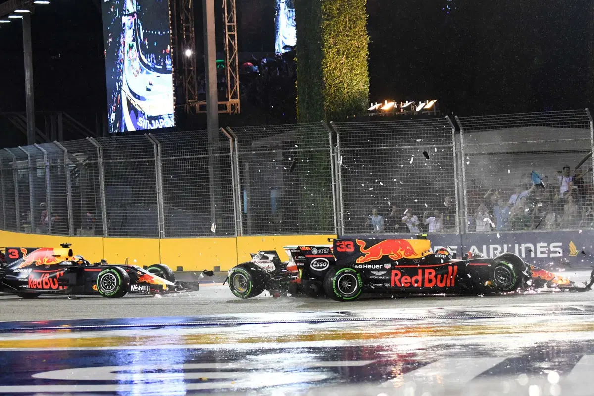 F1, GP Singapore 2017: vince Hamilton (49)
