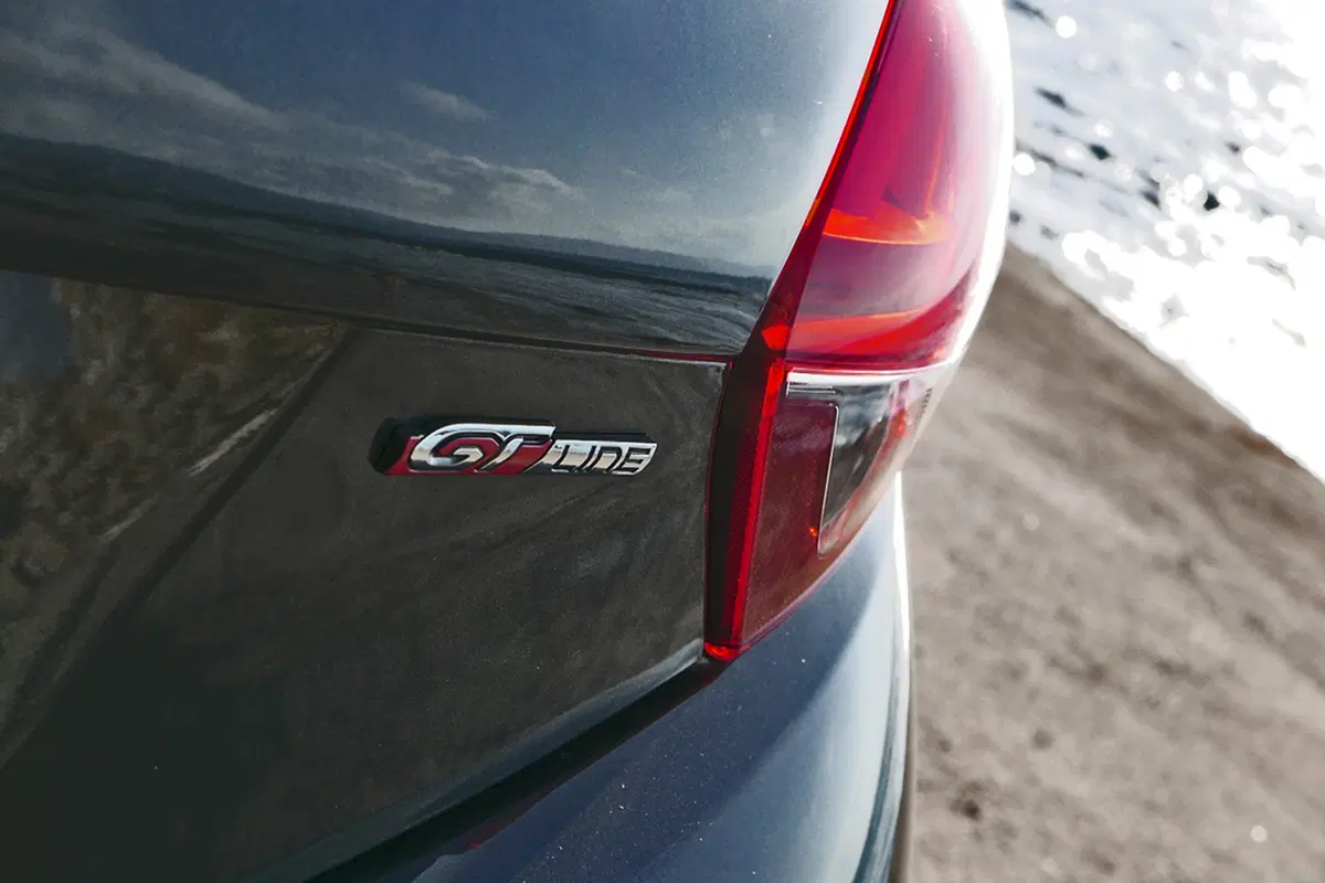 Peugeot 208 GT Line, quasi... GTi (3)