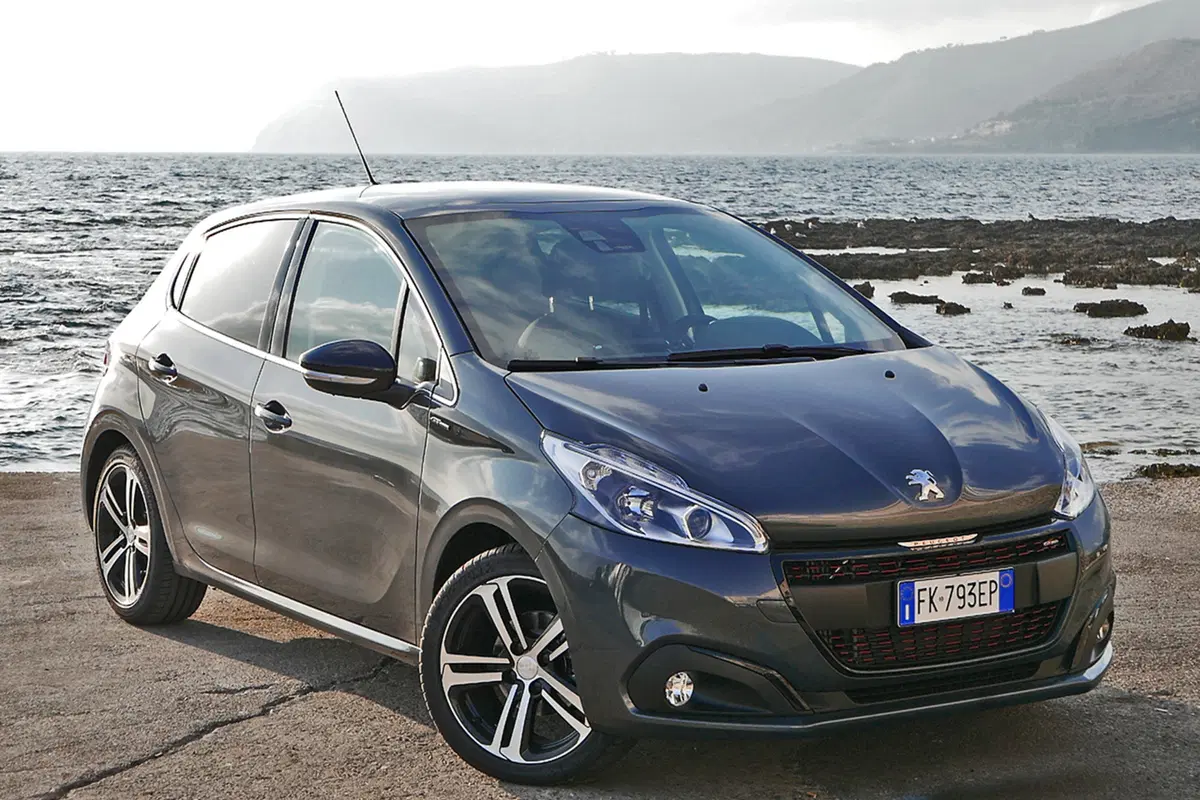 Peugeot 208 GT Line, quasi... GTi (5)
