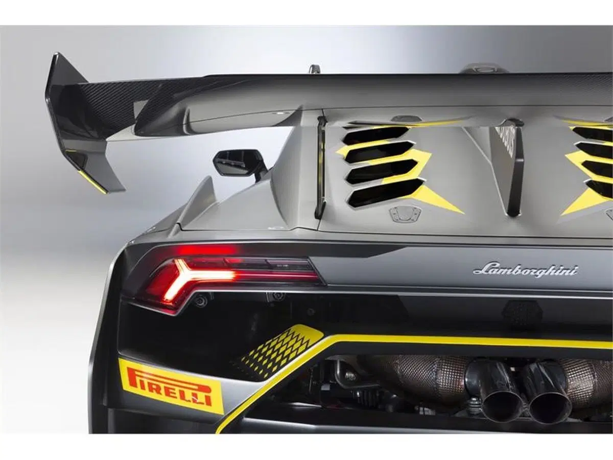Lamborghini Huracan Super Trofeo EVO, squalo da pista [Video] (12)