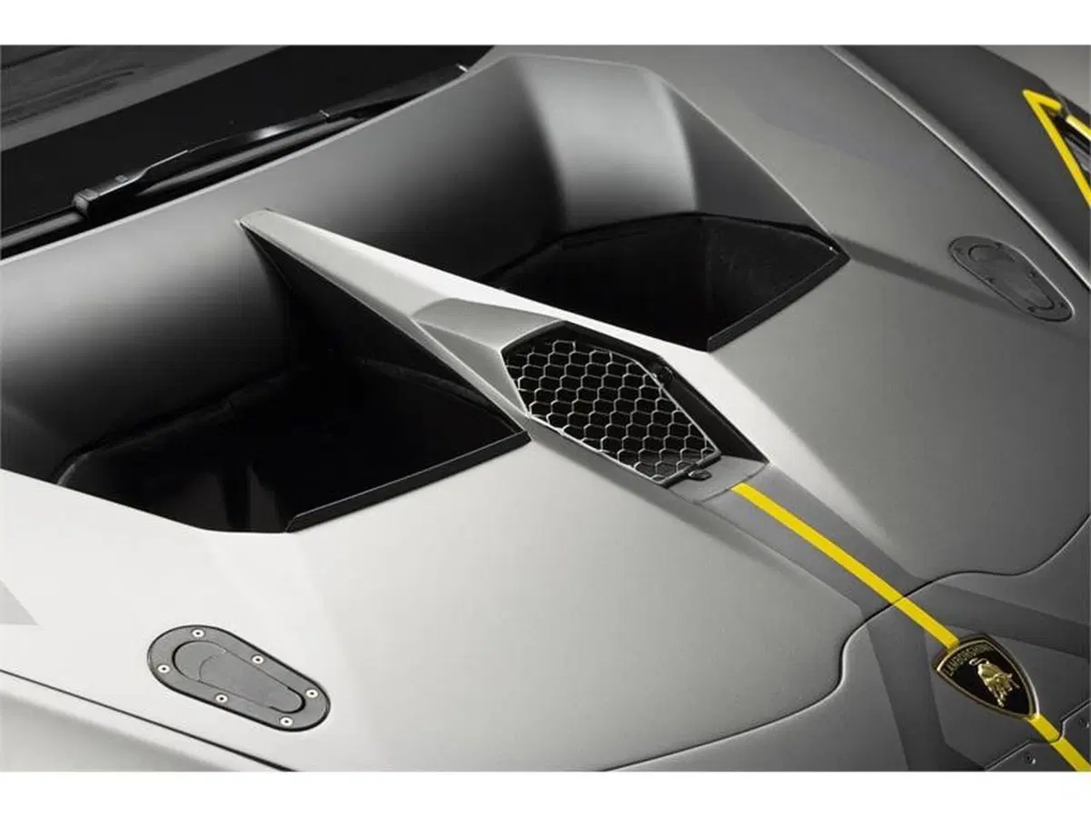 Lamborghini Huracan Super Trofeo EVO, squalo da pista [Video] (13)