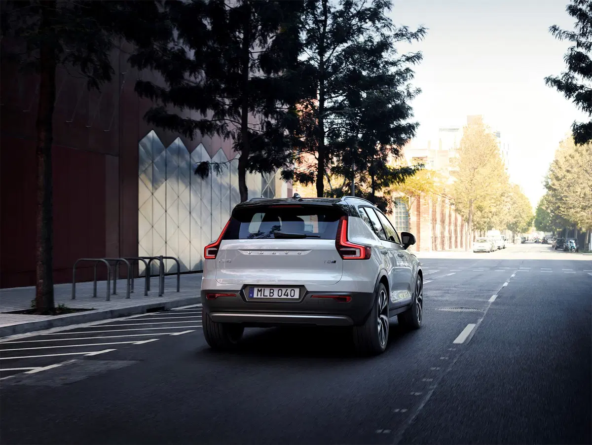 Volvo XC40, svelato il SUV compatto della casa svedese (14)